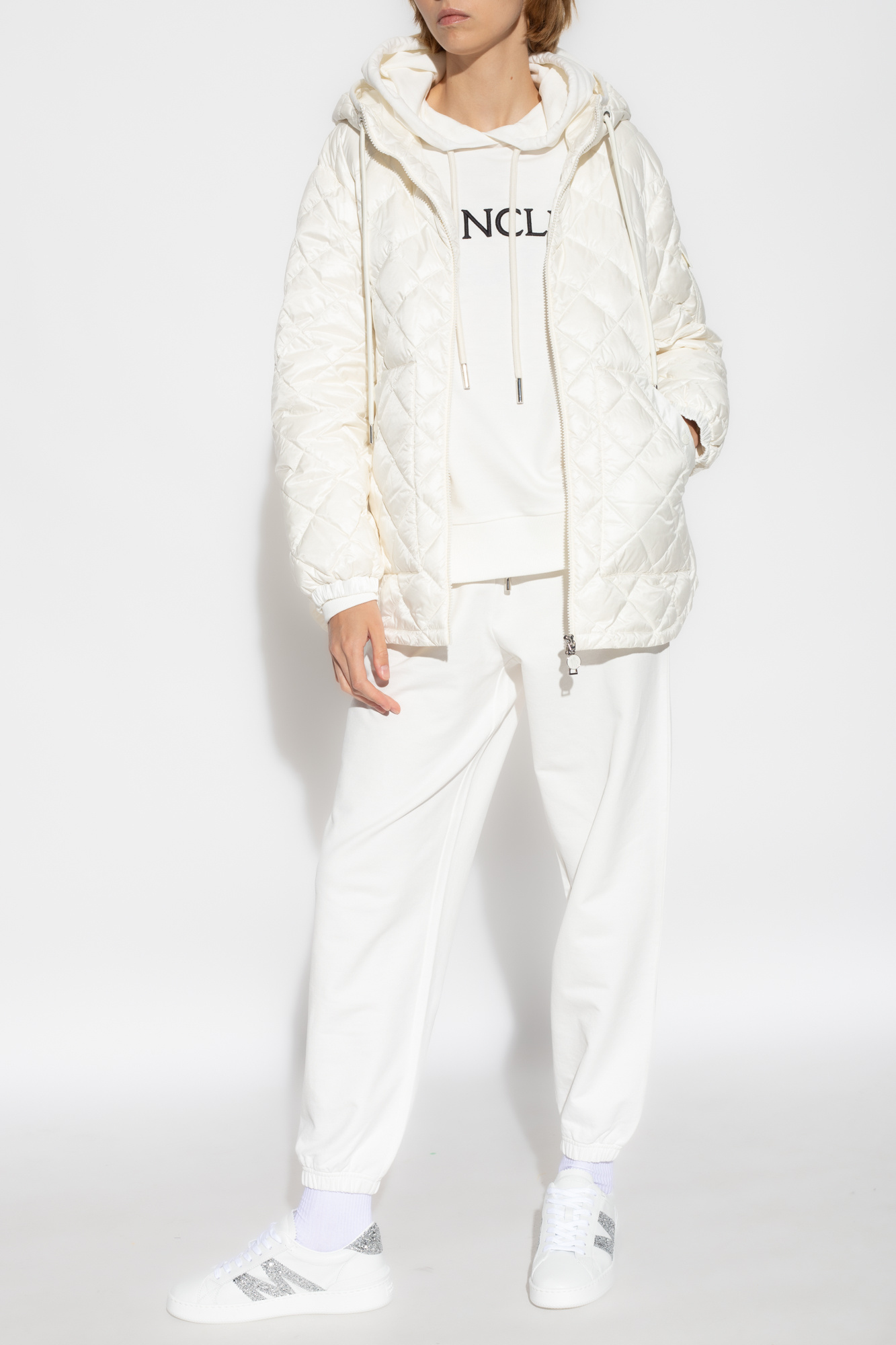 【MONCLER】24SS ロゴパッチ コットンパーカー MONCLER】24SS ロゴパッチ コットンパーカー